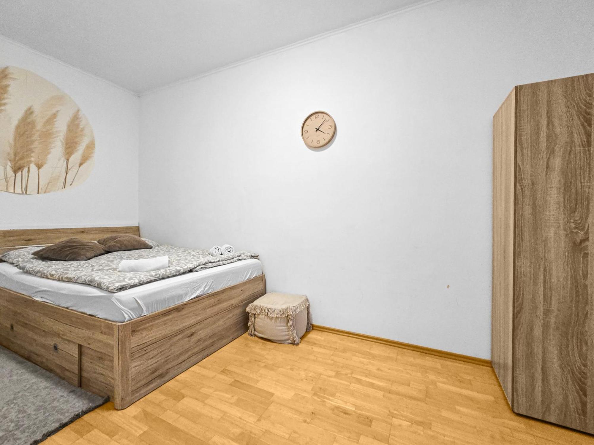 Spacious Three-Bedroom, Three King-Size Beds ウィーン エクステリア 写真